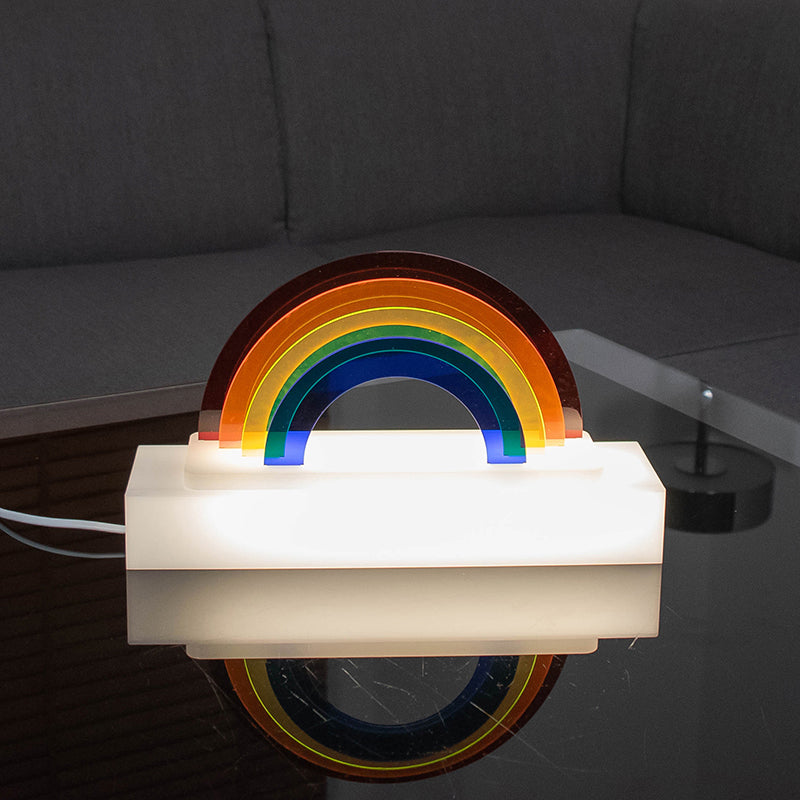 Rainbow – Figur aus farbigen Acrylglas mit Sockel
