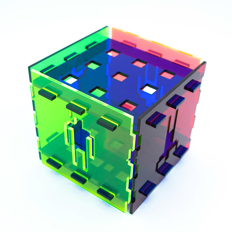 Magic Box – Figur aus farbigen Acrylglas